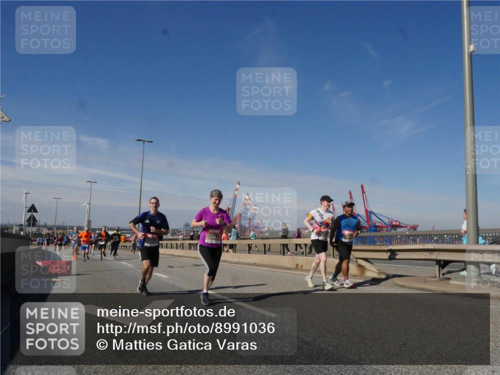03.10.2025 - Köhlbrandbrückenlauf Matties Gatica Varas http://msf.ph/oto/8991036 03.10.2025 12:41:35 Position 2  meine-sportfotos.de