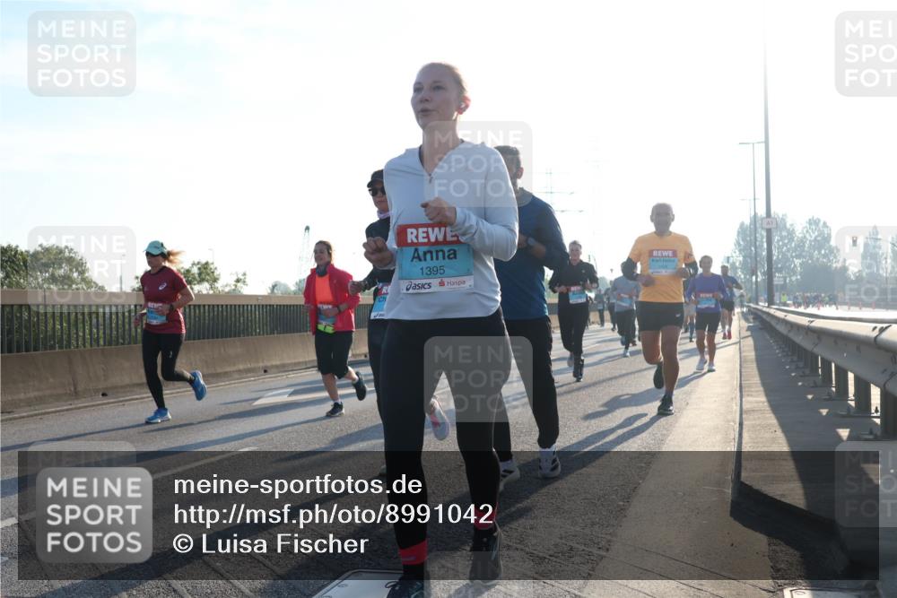 03.10.2025 - Köhlbrandbrückenlauf Luisa Fischer http://msf.ph/oto/8991042 03.10.2025 10:15:45 Position 3 1395 meine-sportfotos.de