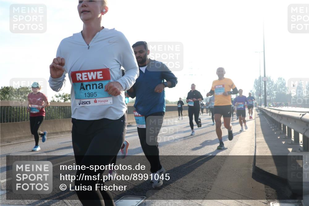 03.10.2025 - Köhlbrandbrückenlauf Luisa Fischer http://msf.ph/oto/8991045 03.10.2025 10:15:45 Position 3 1395 meine-sportfotos.de