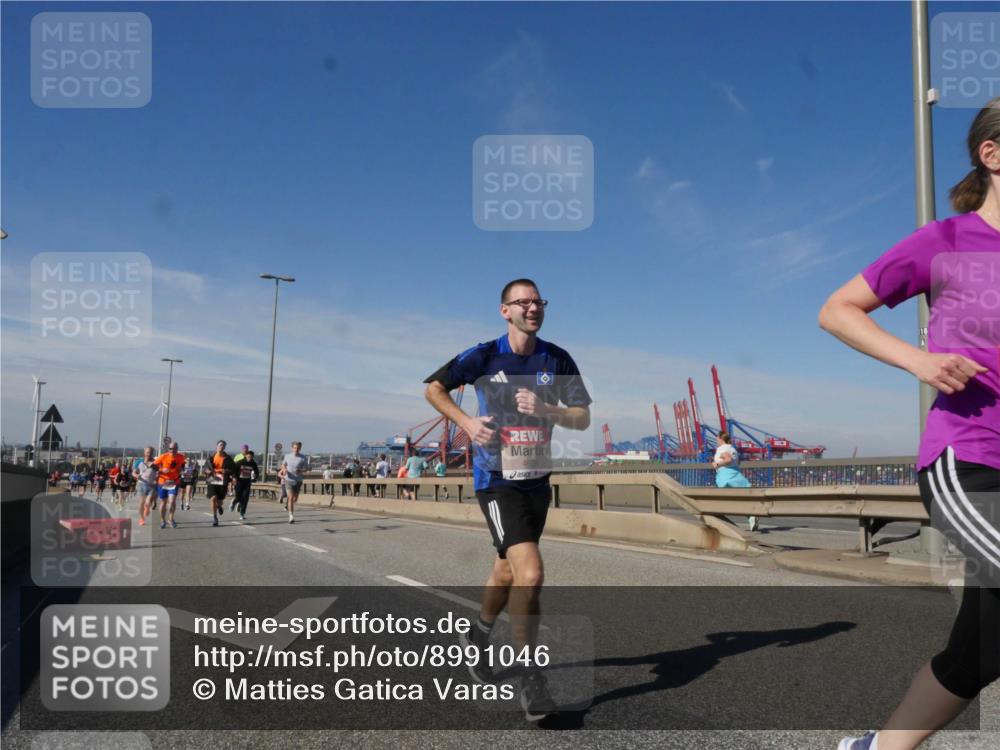 03.10.2025 - Köhlbrandbrückenlauf Matties Gatica Varas http://msf.ph/oto/8991046 03.10.2025 12:41:37 Position 2 4635 meine-sportfotos.de