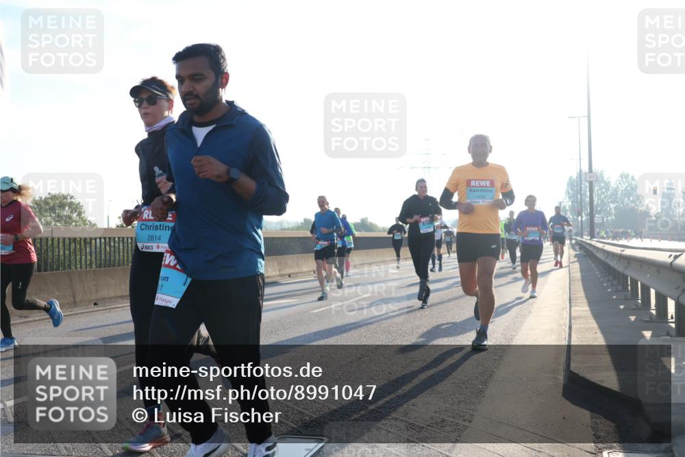 03.10.2025 - Köhlbrandbrückenlauf Luisa Fischer http://msf.ph/oto/8991047 03.10.2025 10:15:46 Position 3 2814, 1, 1428 meine-sportfotos.de