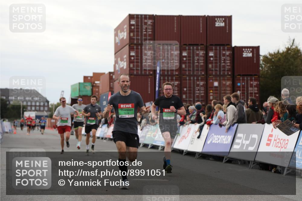 03.10.2025 - Köhlbrandbrückenlauf Yannick Fuchs http://msf.ph/oto/8991051 03.10.2025 16:02:32 Ziel 7110, 7111, 7219, 7280, 7411, 8784, 8786 meine-sportfotos.de