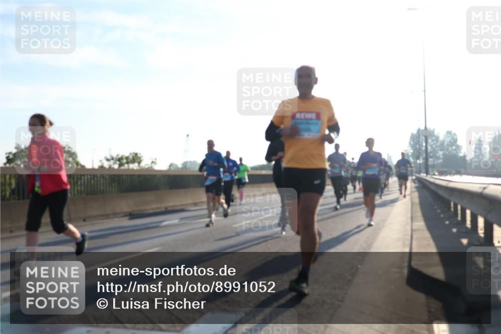 03.10.2025 - Köhlbrandbrückenlauf Luisa Fischer http://msf.ph/oto/8991052 03.10.2025 10:15:46 Position 3  meine-sportfotos.de