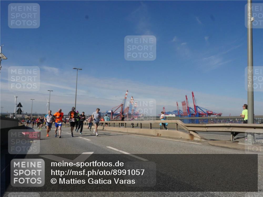 03.10.2025 - Köhlbrandbrückenlauf Matties Gatica Varas http://msf.ph/oto/8991057 03.10.2025 12:41:38 Position 2  meine-sportfotos.de