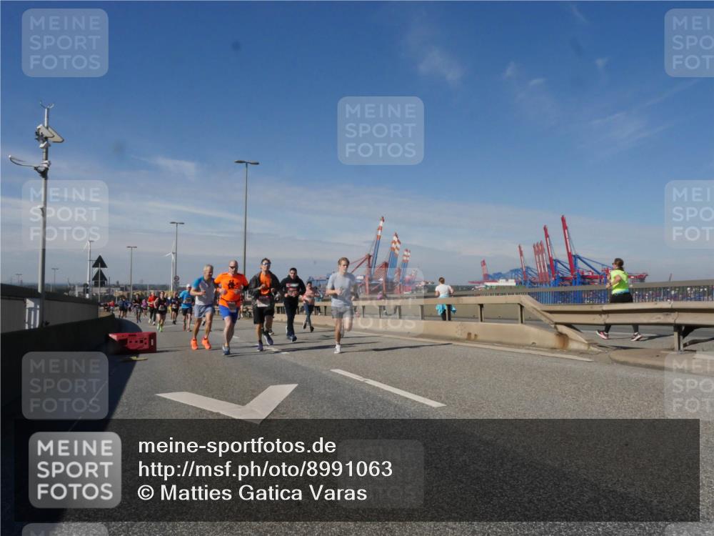 03.10.2025 - Köhlbrandbrückenlauf Matties Gatica Varas http://msf.ph/oto/8991063 03.10.2025 12:41:39 Position 2  meine-sportfotos.de