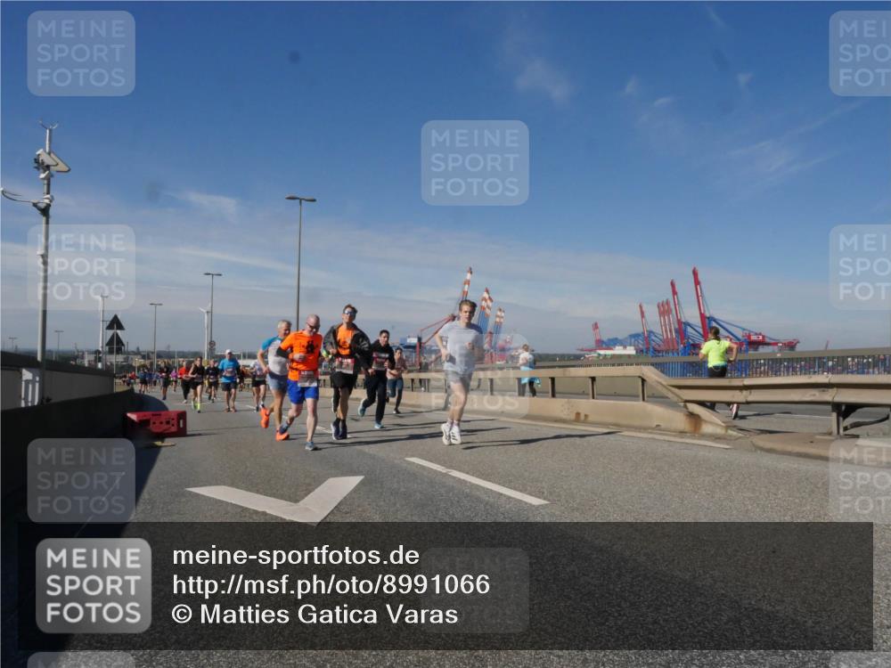 03.10.2025 - Köhlbrandbrückenlauf Matties Gatica Varas http://msf.ph/oto/8991066 03.10.2025 12:41:40 Position 2  meine-sportfotos.de