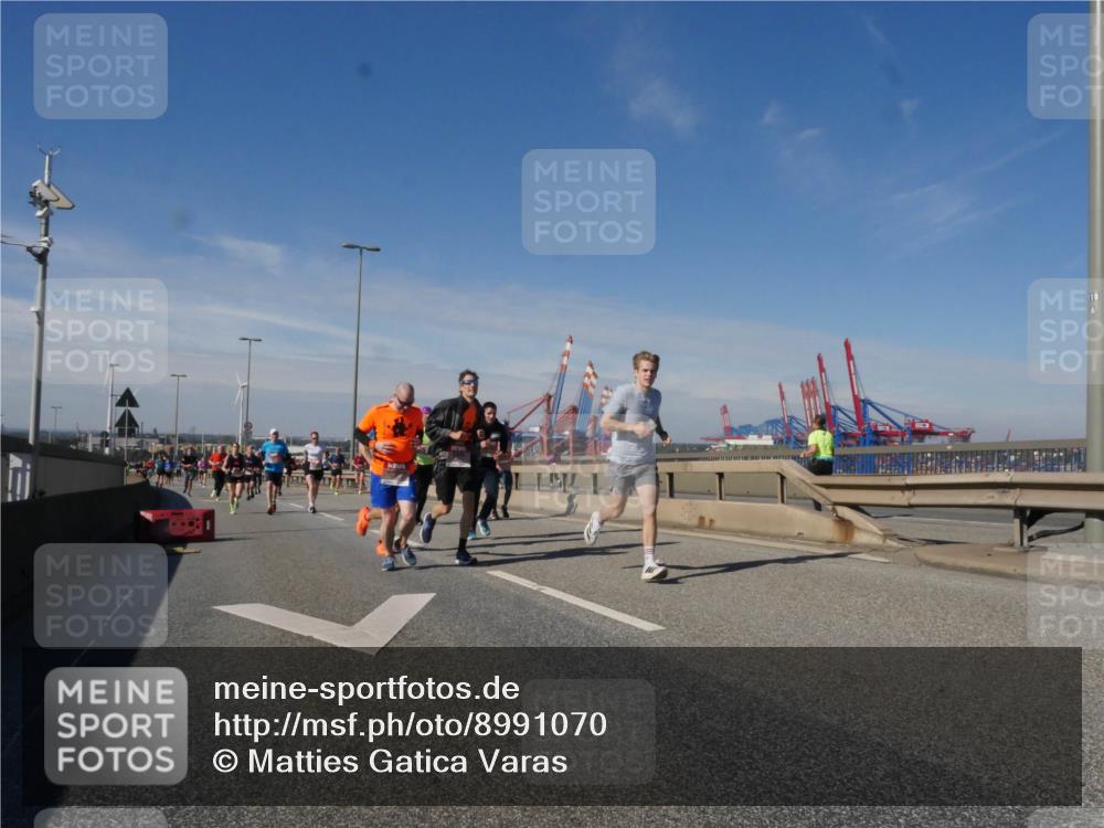 03.10.2025 - Köhlbrandbrückenlauf Matties Gatica Varas http://msf.ph/oto/8991070 03.10.2025 12:41:40 Position 2 118 meine-sportfotos.de