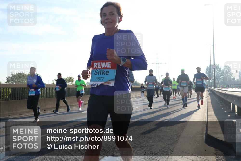 03.10.2025 - Köhlbrandbrückenlauf Luisa Fischer http://msf.ph/oto/8991074 03.10.2025 10:15:49 Position 3 2677 meine-sportfotos.de