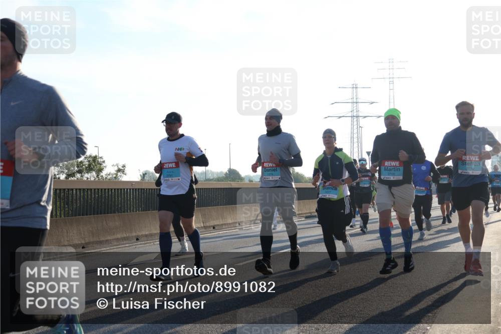 03.10.2025 - Köhlbrandbrückenlauf Luisa Fischer http://msf.ph/oto/8991082 03.10.2025 10:15:50 Position 3 22, 3791, 1378, 3708, 1377, 3710 meine-sportfotos.de