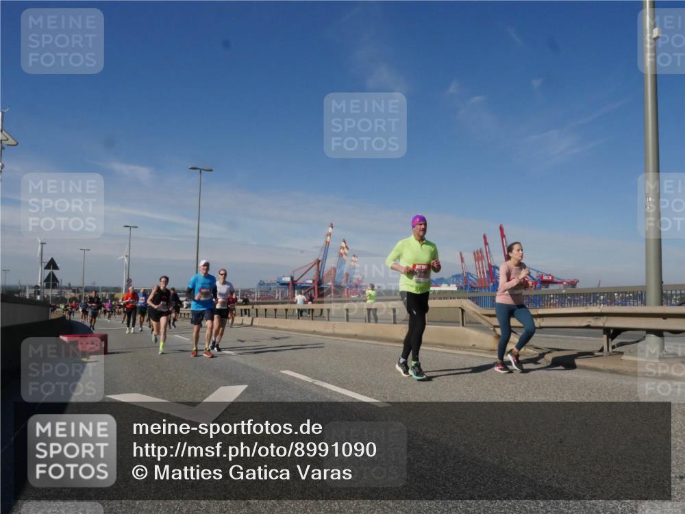03.10.2025 - Köhlbrandbrückenlauf Matties Gatica Varas http://msf.ph/oto/8991090 03.10.2025 12:41:43 Position 2  meine-sportfotos.de