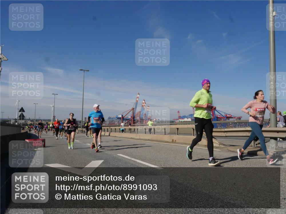 03.10.2025 - Köhlbrandbrückenlauf Matties Gatica Varas http://msf.ph/oto/8991093 03.10.2025 12:41:43 Position 2  meine-sportfotos.de