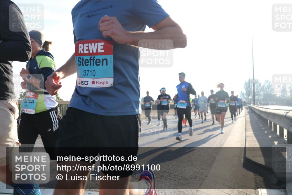 03.10.2025 - Köhlbrandbrückenlauf Luisa Fischer http://msf.ph/oto/8991100 03.10.2025 10:15:52 Position 3 1377, 3710 meine-sportfotos.de