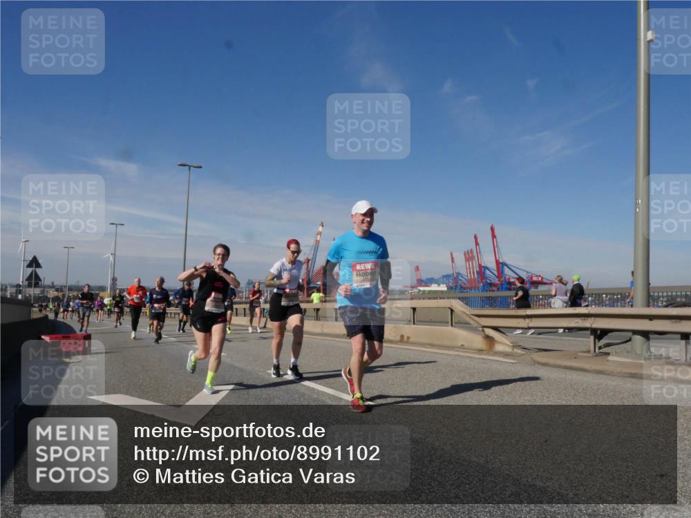 03.10.2025 - Köhlbrandbrückenlauf Matties Gatica Varas http://msf.ph/oto/8991102 03.10.2025 12:41:45 Position 2  meine-sportfotos.de