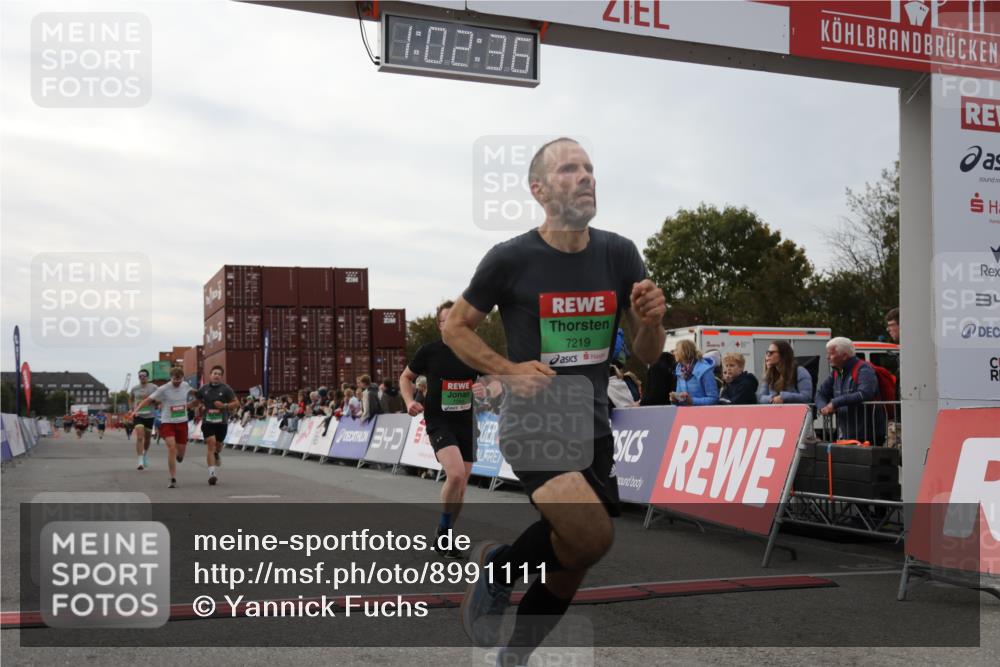 03.10.2025 - Köhlbrandbrückenlauf Yannick Fuchs http://msf.ph/oto/8991111 03.10.2025 16:02:34 Ziel 7110, 7111, 7219, 7280, 7411, 8784, 8786 meine-sportfotos.de