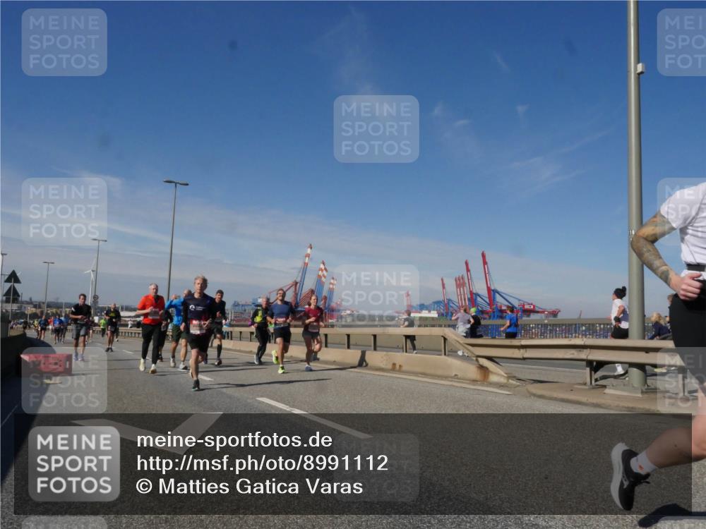03.10.2025 - Köhlbrandbrückenlauf Matties Gatica Varas http://msf.ph/oto/8991112 03.10.2025 12:41:47 Position 2  meine-sportfotos.de