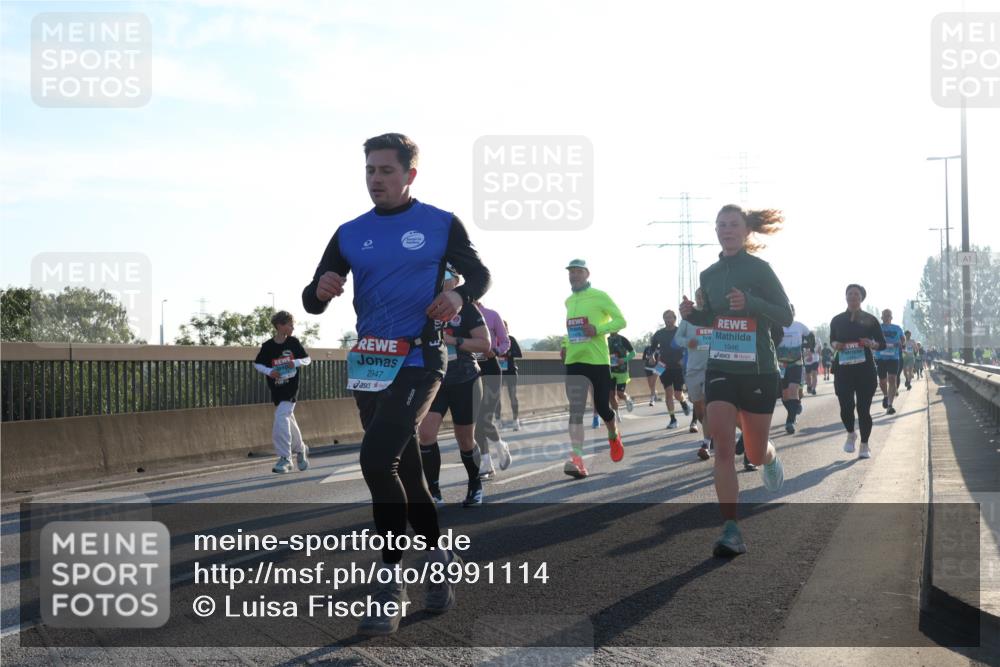 03.10.2025 - Köhlbrandbrückenlauf Luisa Fischer http://msf.ph/oto/8991114 03.10.2025 10:15:53 Position 3 2947, 1946 meine-sportfotos.de