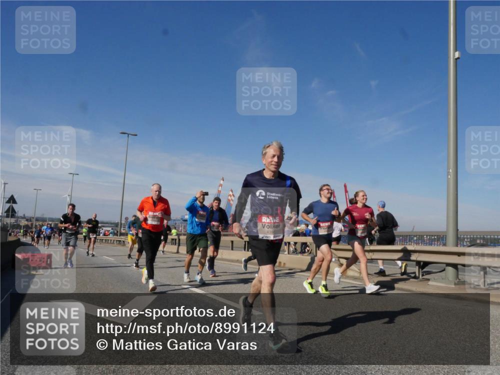 03.10.2025 - Köhlbrandbrückenlauf Matties Gatica Varas http://msf.ph/oto/8991124 03.10.2025 12:41:49 Position 2 4395 meine-sportfotos.de