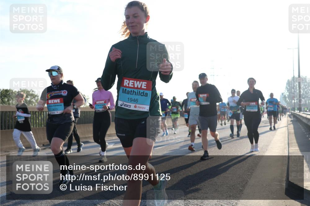 03.10.2025 - Köhlbrandbrückenlauf Luisa Fischer http://msf.ph/oto/8991125 03.10.2025 10:15:54 Position 3 3011, 1946 meine-sportfotos.de