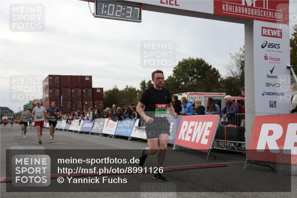 03.10.2025 - Köhlbrandbrückenlauf Yannick Fuchs http://msf.ph/oto/8991126 03.10.2025 16:02:35 Ziel 7111, 7219, 7280, 7411, 8784, 8786 meine-sportfotos.de