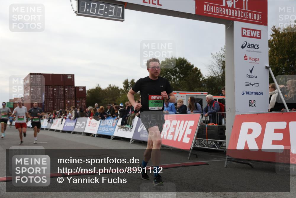 03.10.2025 - Köhlbrandbrückenlauf Yannick Fuchs http://msf.ph/oto/8991132 03.10.2025 16:02:35 Ziel 7111, 7219, 7280, 7411, 8784, 8786 meine-sportfotos.de