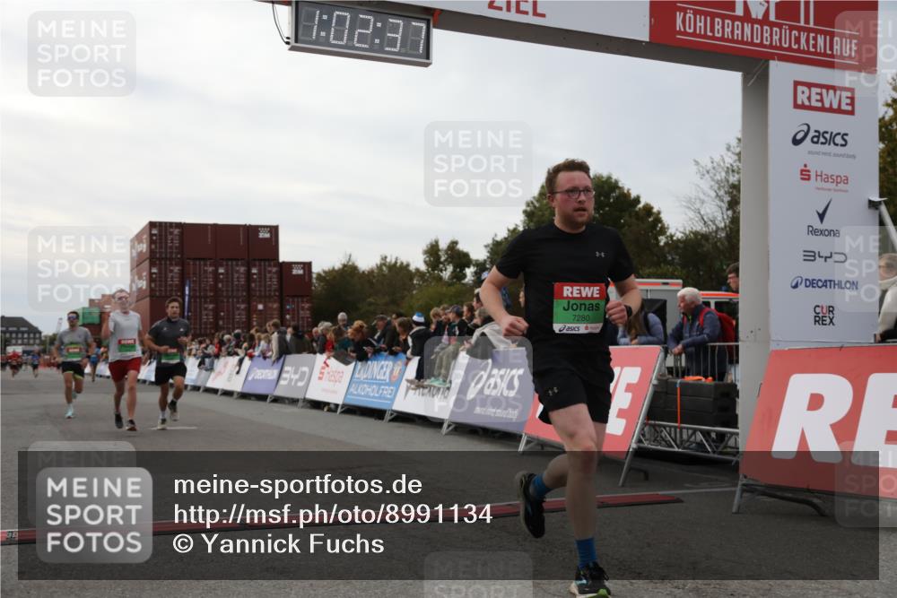 03.10.2025 - Köhlbrandbrückenlauf Yannick Fuchs http://msf.ph/oto/8991134 03.10.2025 16:02:35 Ziel 7111, 7219, 7280, 7411, 8784, 8786 meine-sportfotos.de