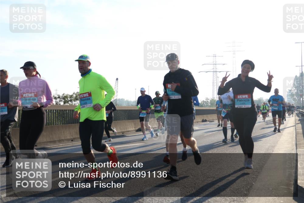 03.10.2025 - Köhlbrandbrückenlauf Luisa Fischer http://msf.ph/oto/8991136 03.10.2025 10:15:54 Position 3 1473, 1409, 1403, 1496 meine-sportfotos.de