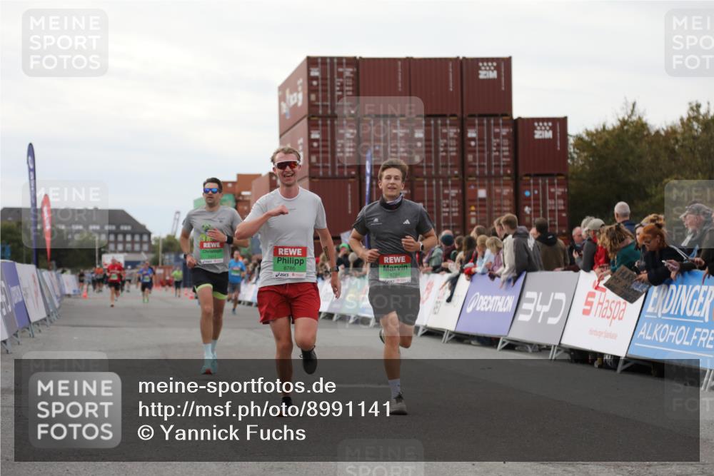 03.10.2025 - Köhlbrandbrückenlauf Yannick Fuchs http://msf.ph/oto/8991141 03.10.2025 16:02:36 Ziel 7219, 7280, 7411, 8784, 8786 meine-sportfotos.de