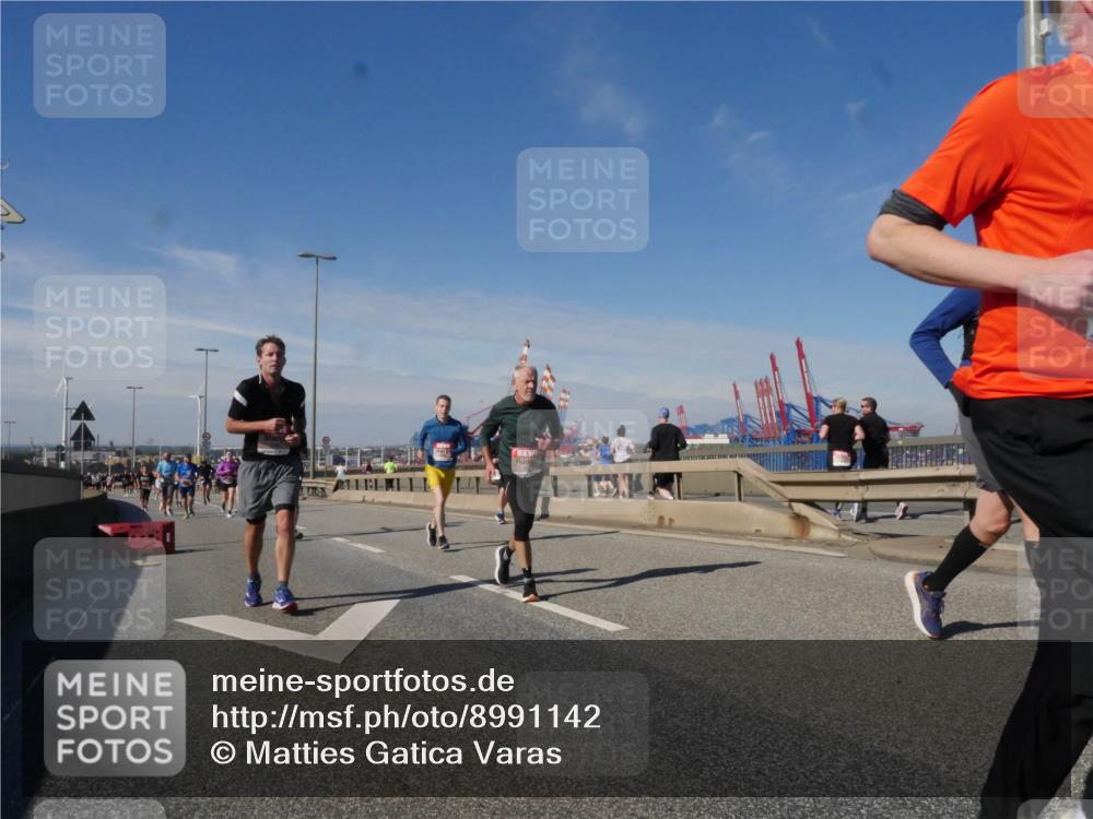 03.10.2025 - Köhlbrandbrückenlauf Matties Gatica Varas http://msf.ph/oto/8991142 03.10.2025 12:41:51 Position 2  meine-sportfotos.de