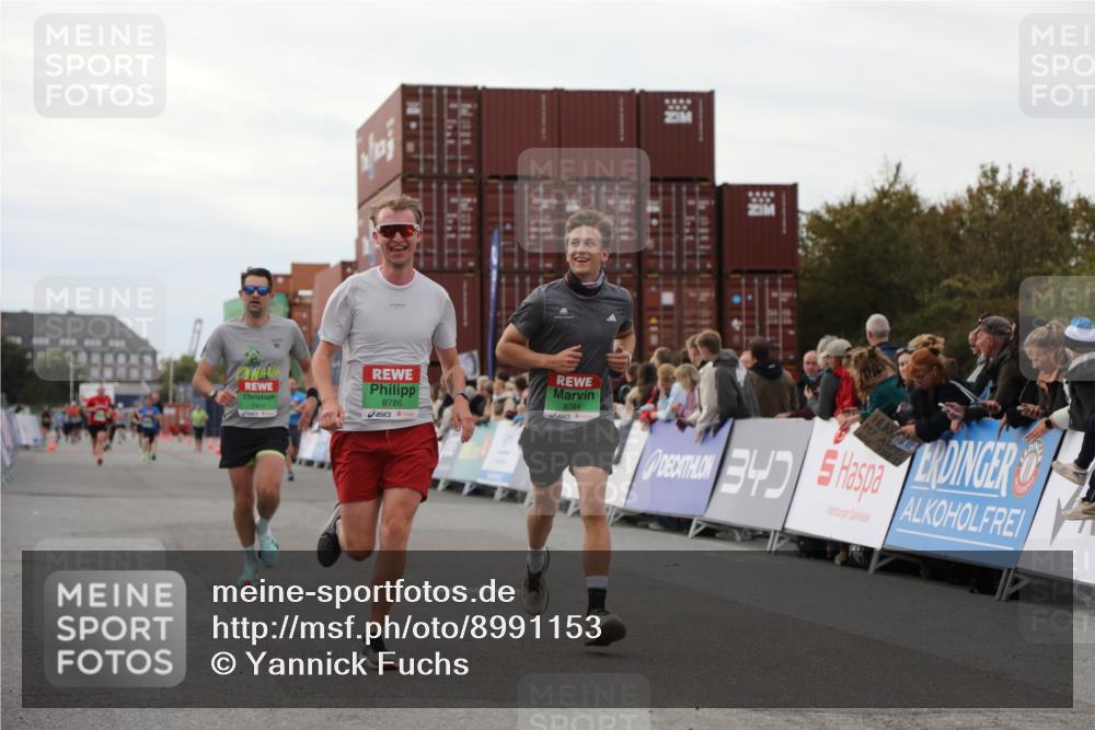 03.10.2025 - Köhlbrandbrückenlauf Yannick Fuchs http://msf.ph/oto/8991153 03.10.2025 16:02:36 Ziel 7219, 7280, 7411, 8784, 8786 meine-sportfotos.de