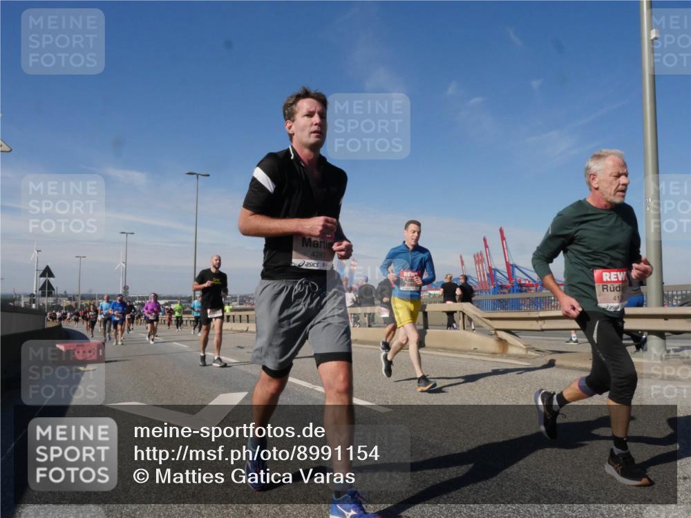 03.10.2025 - Köhlbrandbrückenlauf Matties Gatica Varas http://msf.ph/oto/8991154 03.10.2025 12:41:52 Position 2 4287, 41 meine-sportfotos.de