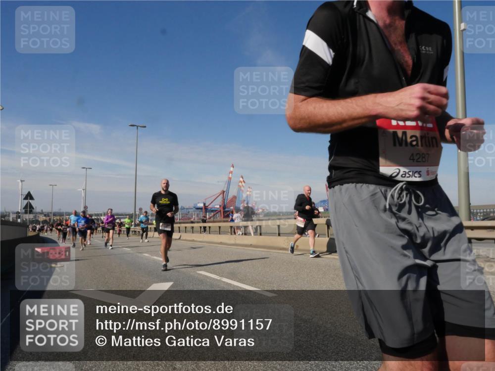 03.10.2025 - Köhlbrandbrückenlauf Matties Gatica Varas http://msf.ph/oto/8991157 03.10.2025 12:41:53 Position 2 4287 meine-sportfotos.de