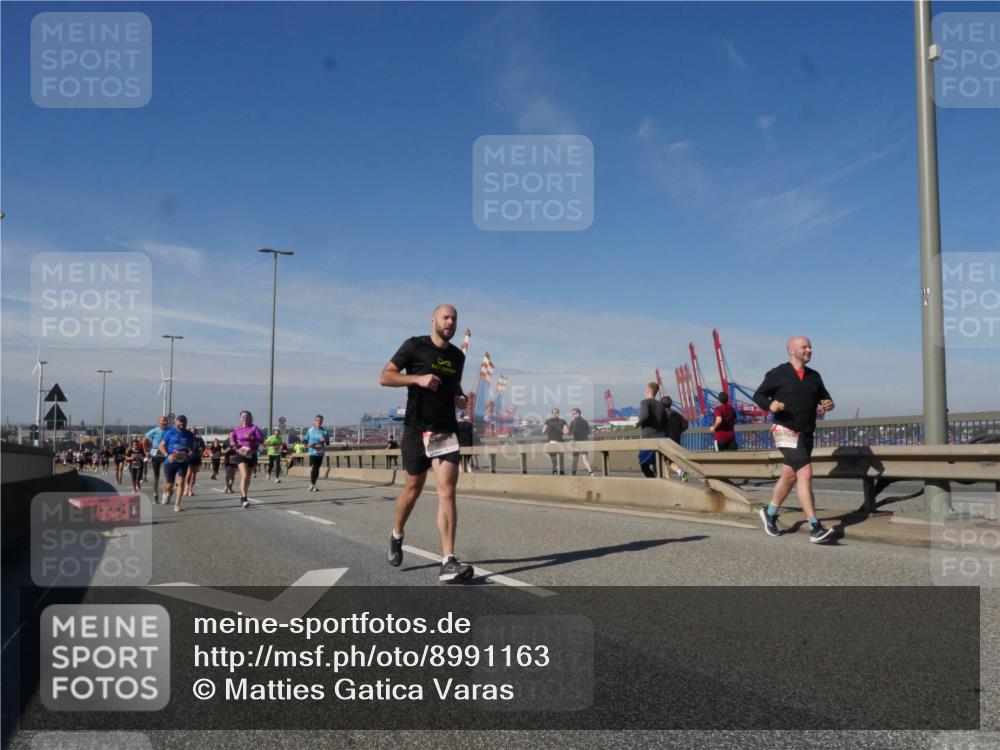 03.10.2025 - Köhlbrandbrückenlauf Matties Gatica Varas http://msf.ph/oto/8991163 03.10.2025 12:41:54 Position 2  meine-sportfotos.de