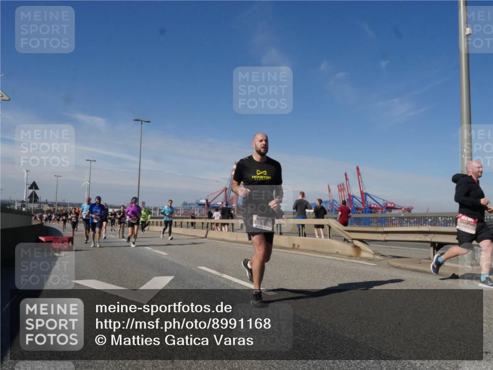 03.10.2025 - Köhlbrandbrückenlauf Matties Gatica Varas http://msf.ph/oto/8991168 03.10.2025 12:41:55 Position 2 18 meine-sportfotos.de