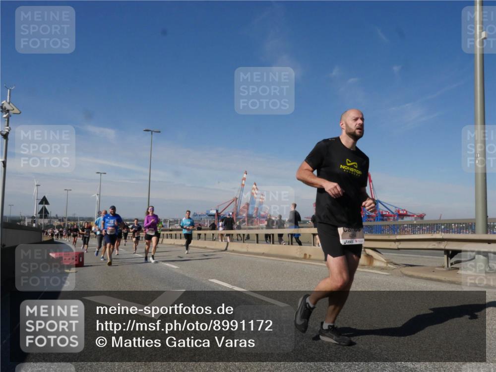 03.10.2025 - Köhlbrandbrückenlauf Matties Gatica Varas http://msf.ph/oto/8991172 03.10.2025 12:41:55 Position 2 425, 118 meine-sportfotos.de