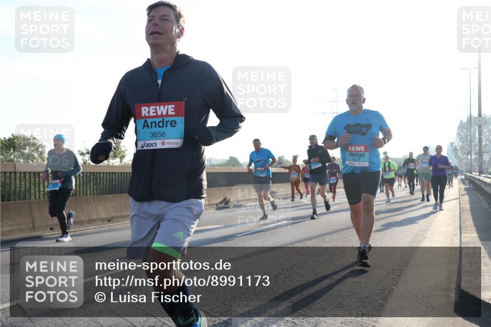 03.10.2025 - Köhlbrandbrückenlauf Luisa Fischer http://msf.ph/oto/8991173 03.10.2025 10:15:58 Position 3 3656, 1642 meine-sportfotos.de