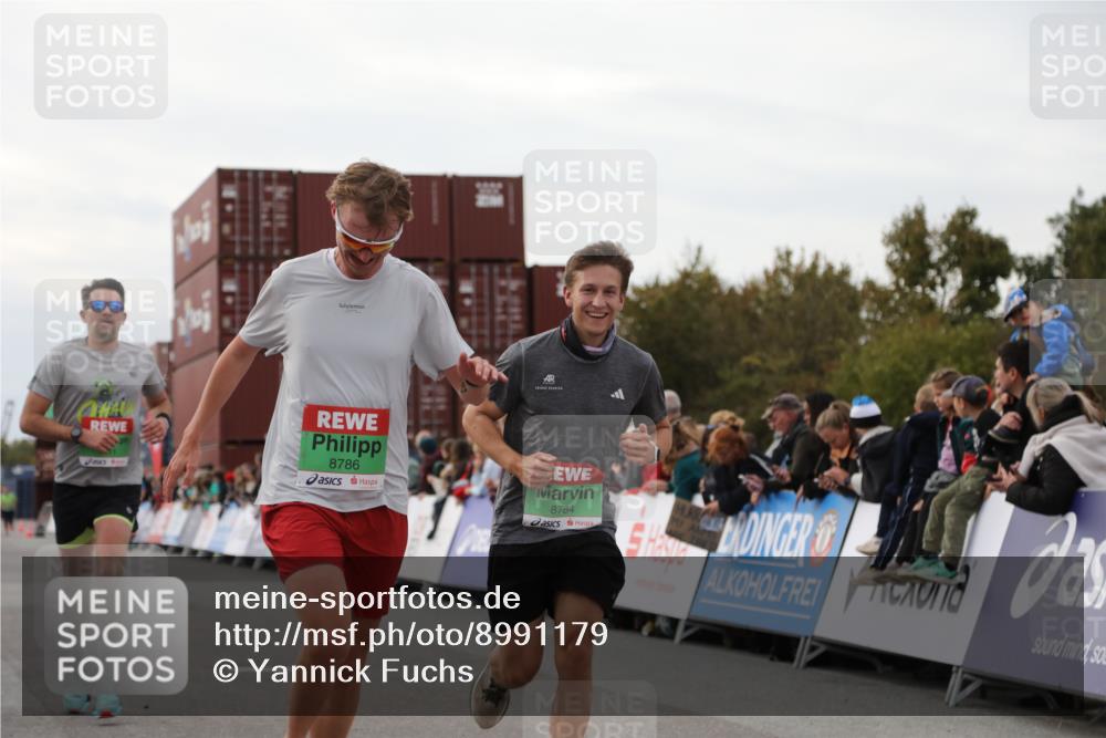 03.10.2025 - Köhlbrandbrückenlauf Yannick Fuchs http://msf.ph/oto/8991179 03.10.2025 16:02:37 Ziel 7102, 7219, 7280, 7411, 8784, 8786 meine-sportfotos.de
