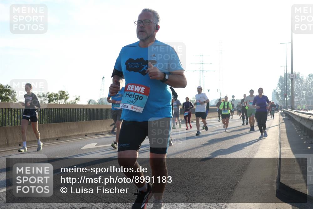 03.10.2025 - Köhlbrandbrückenlauf Luisa Fischer http://msf.ph/oto/8991183 03.10.2025 10:15:59 Position 3 1642 meine-sportfotos.de