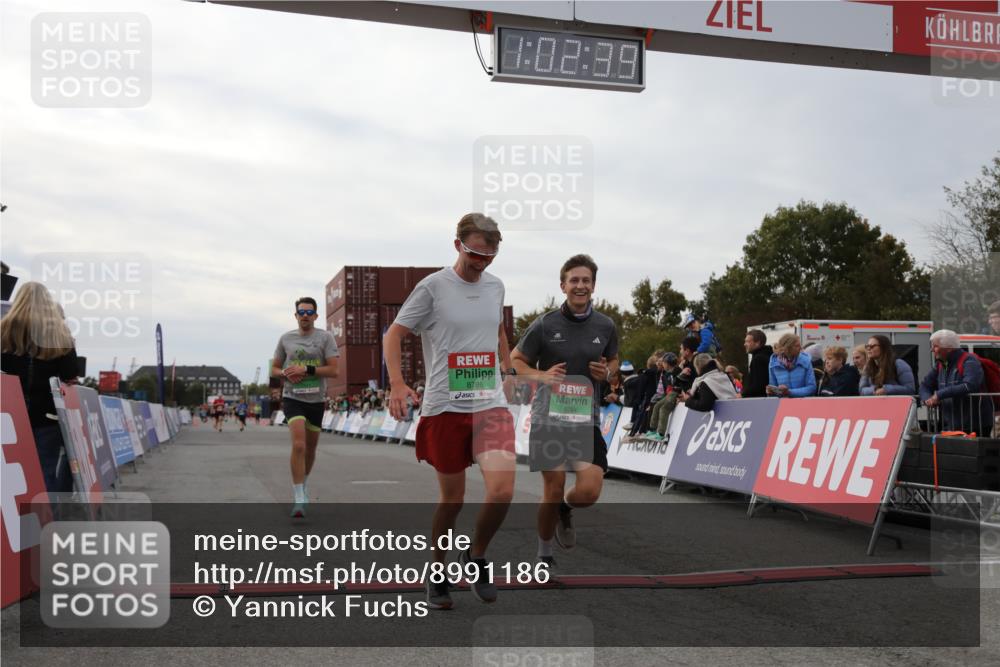 03.10.2025 - Köhlbrandbrückenlauf Yannick Fuchs http://msf.ph/oto/8991186 03.10.2025 16:02:37 Ziel 7102, 7219, 7280, 7411, 8784, 8786 meine-sportfotos.de