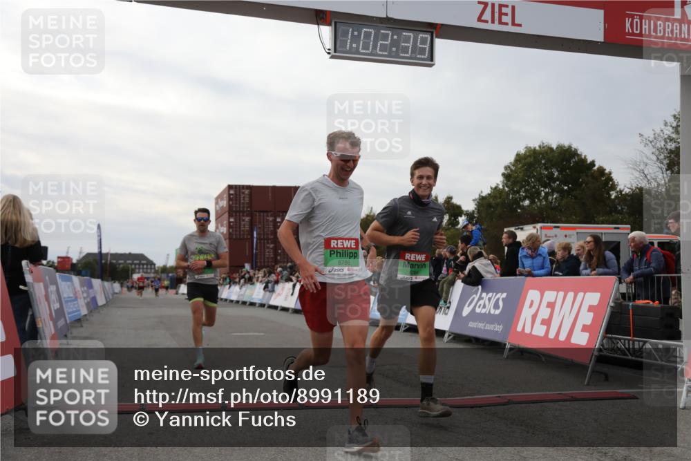 03.10.2025 - Köhlbrandbrückenlauf Yannick Fuchs http://msf.ph/oto/8991189 03.10.2025 16:02:37 Ziel 7102, 7219, 7280, 7411, 8784, 8786 meine-sportfotos.de