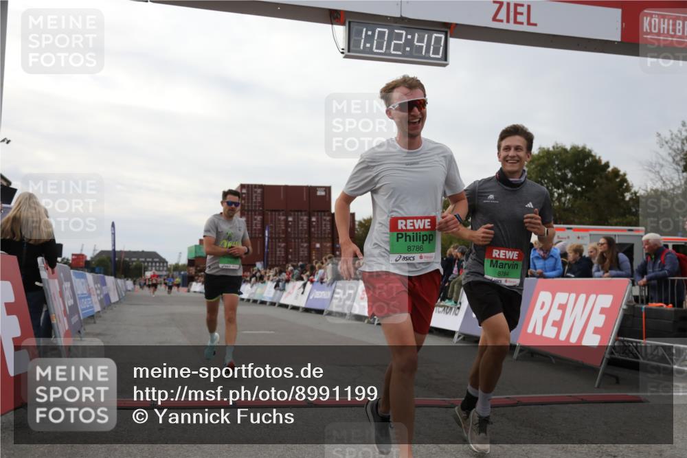 03.10.2025 - Köhlbrandbrückenlauf Yannick Fuchs http://msf.ph/oto/8991199 03.10.2025 16:02:38 Ziel 7102, 7280, 7411, 8784, 8786 meine-sportfotos.de