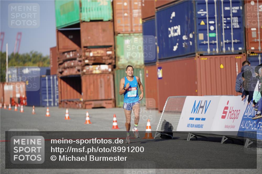 03.10.2025 - Köhlbrandbrückenlauf Michael Burmester http://msf.ph/oto/8991200 03.10.2025 09:42:51 Ziel 3769 meine-sportfotos.de