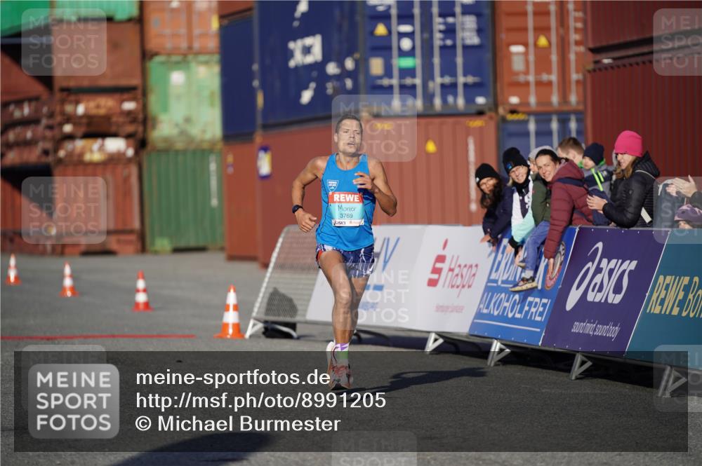 03.10.2025 - Köhlbrandbrückenlauf Michael Burmester http://msf.ph/oto/8991205 03.10.2025 09:42:53 Ziel 3769 meine-sportfotos.de