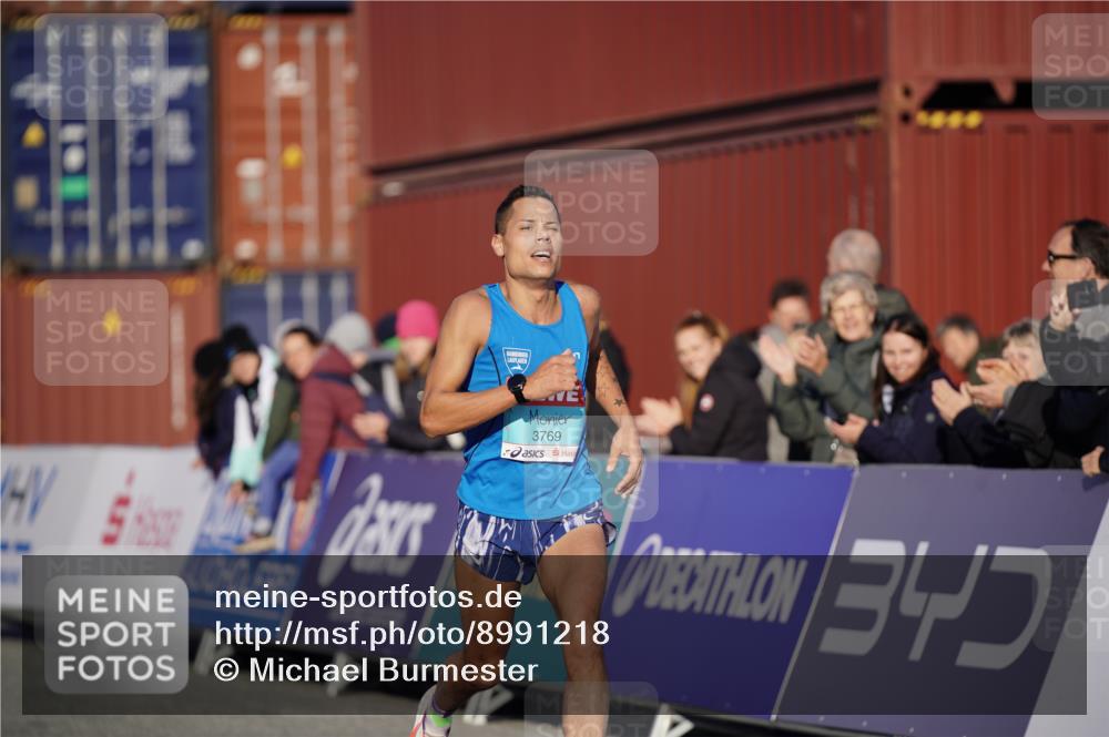 03.10.2025 - Köhlbrandbrückenlauf Michael Burmester http://msf.ph/oto/8991218 03.10.2025 09:42:54 Ziel 3769 meine-sportfotos.de