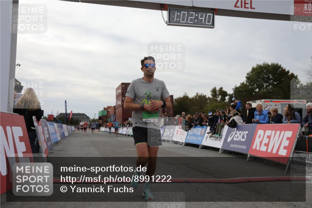 03.10.2025 - Köhlbrandbrückenlauf Yannick Fuchs http://msf.ph/oto/8991222 03.10.2025 16:02:39 Ziel 7102, 7411, 8784, 8786, 9595, 9670 meine-sportfotos.de