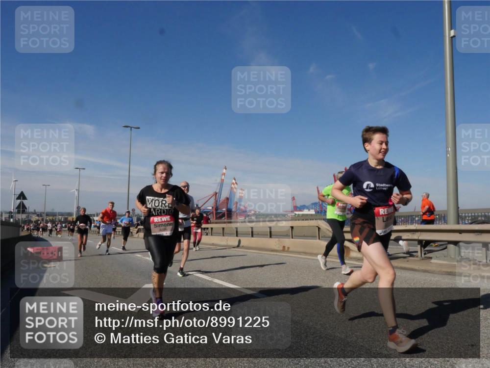 03.10.2025 - Köhlbrandbrückenlauf Matties Gatica Varas http://msf.ph/oto/8991225 03.10.2025 12:42:01 Position 2 4026 meine-sportfotos.de