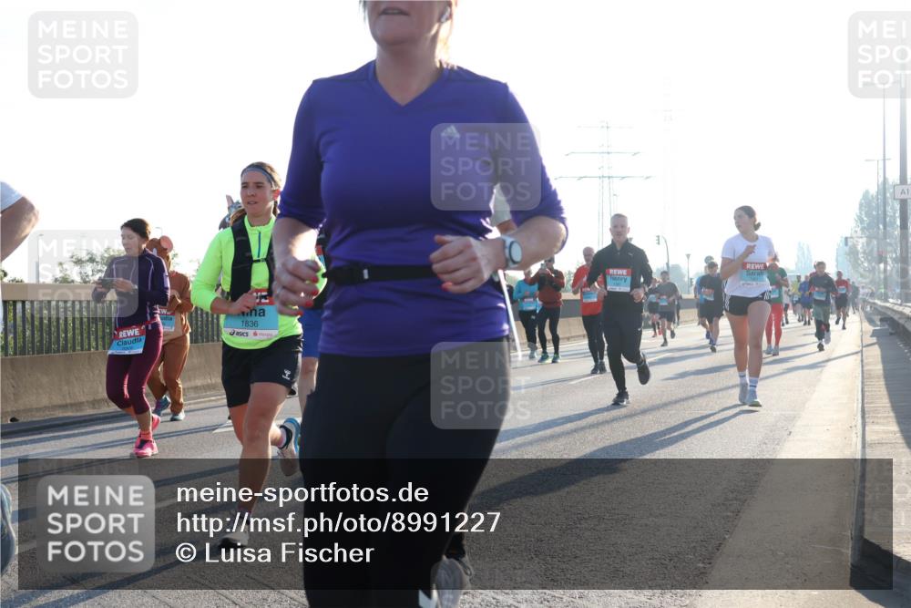 03.10.2025 - Köhlbrandbrückenlauf Luisa Fischer http://msf.ph/oto/8991227 03.10.2025 10:16:02 Position 3 1836 meine-sportfotos.de