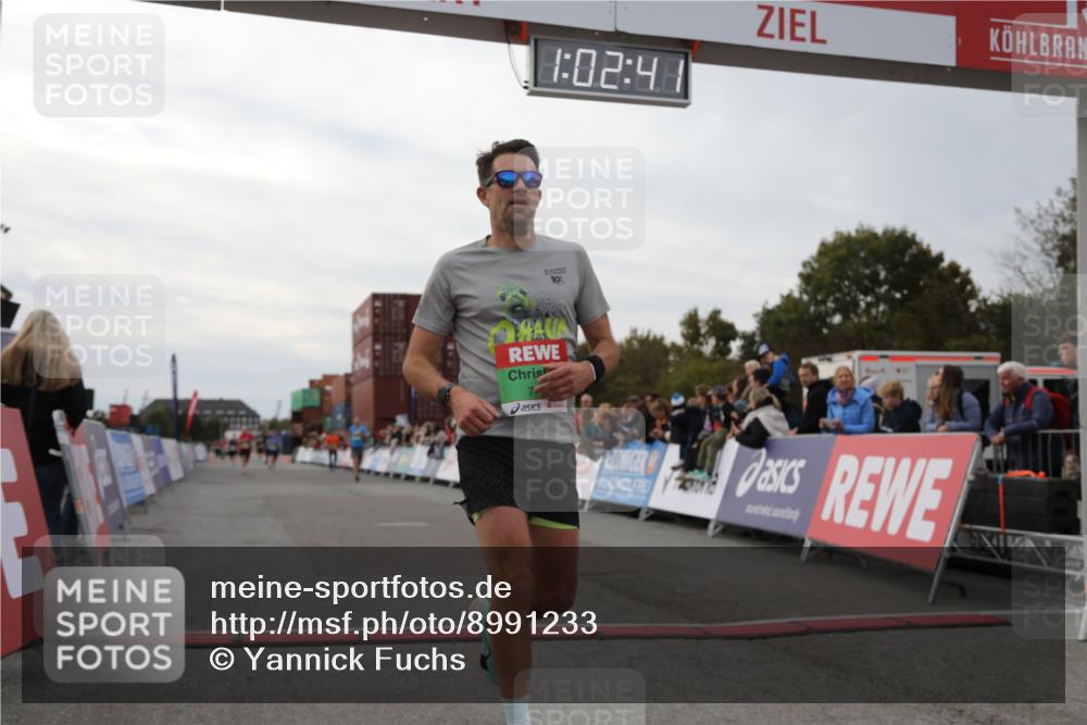 03.10.2025 - Köhlbrandbrückenlauf Yannick Fuchs http://msf.ph/oto/8991233 03.10.2025 16:02:39 Ziel 7102, 7411, 8784, 8786, 9595, 9670 meine-sportfotos.de