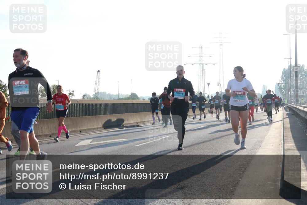 03.10.2025 - Köhlbrandbrückenlauf Luisa Fischer http://msf.ph/oto/8991237 03.10.2025 10:16:03 Position 3 1660, 1401, 1 meine-sportfotos.de