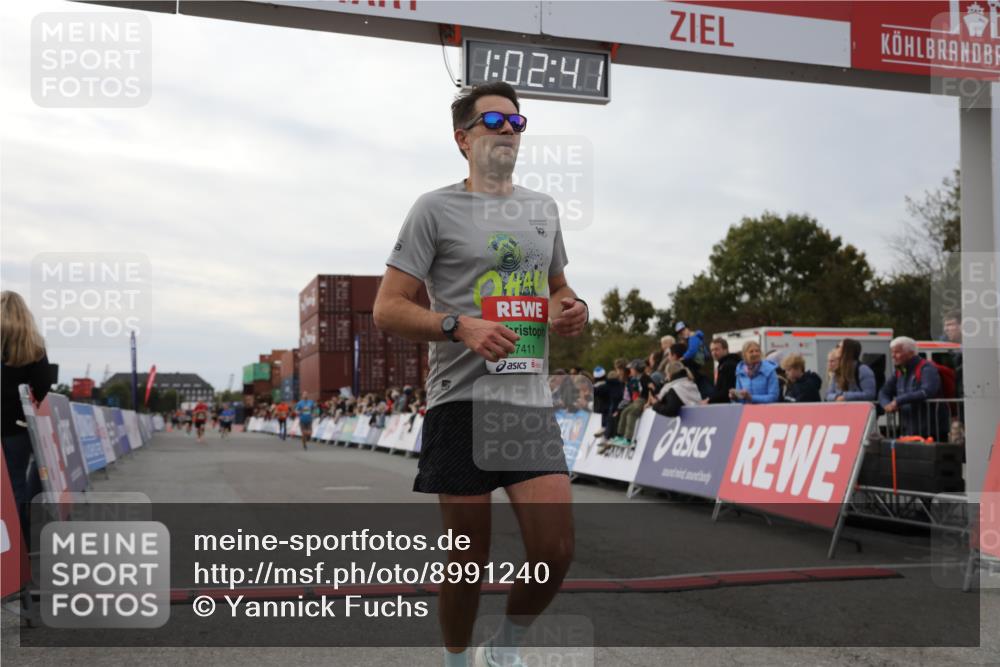 03.10.2025 - Köhlbrandbrückenlauf Yannick Fuchs http://msf.ph/oto/8991240 03.10.2025 16:02:39 Ziel 7102, 7411, 8784, 8786, 9595, 9670 meine-sportfotos.de