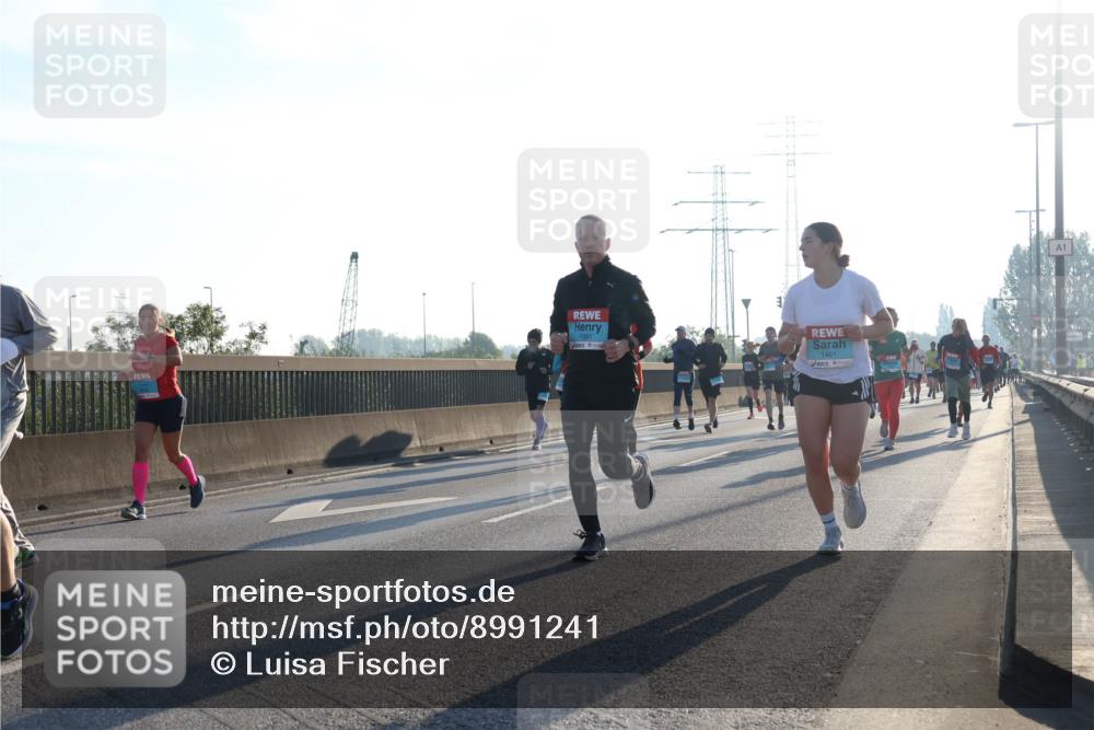 03.10.2025 - Köhlbrandbrückenlauf Luisa Fischer http://msf.ph/oto/8991241 03.10.2025 10:16:04 Position 3 1397, 1401, 1 meine-sportfotos.de